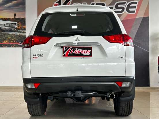 MITSUBISHI-PAJERO-2017