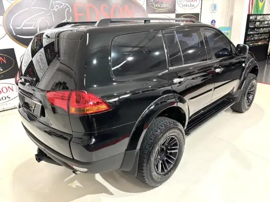 MITSUBISHI-PAJERO DAKAR-3.2 HPE 4X4 7 LUGARES 16V TURBO INTERCOOLER DIESEL 4P AUTOMÁTICO MITSUBISHI-PAJERO DAKAR-2010