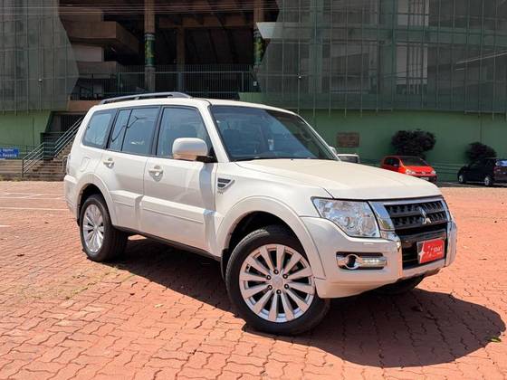 MITSUBISHI PAJERO FULL 3.2 HPE 4X4 16V TURBO INTERCOOLER DIESEL 4P AUTOMÁTICO