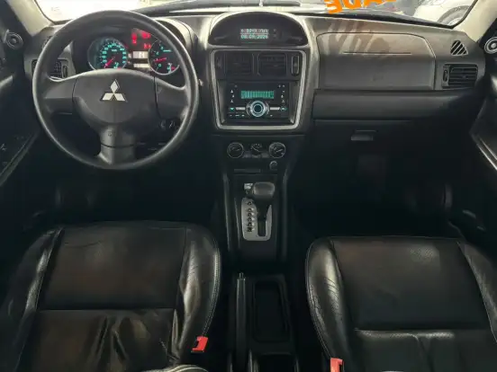 MITSUBISHI-PAJERO TR4-2012