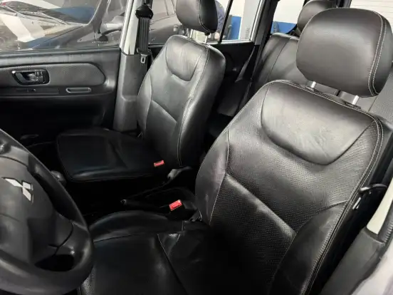MITSUBISHI-PAJERO TR4-2.0 4X2 16V 140CV FLEX 4P AUTOMÁTICO MITSUBISHI-PAJERO TR4-2012