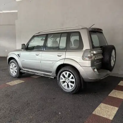 MITSUBISHI-PAJERO TR4-2.0 4X2 16V 140CV FLEX 4P AUTOMÁTICO MITSUBISHI-PAJERO TR4-2012