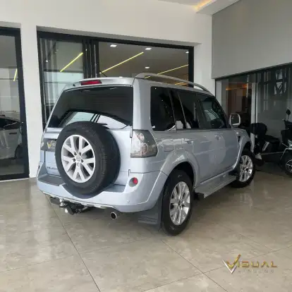 MITSUBISHI-PAJERO TR4-2011