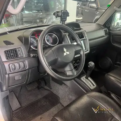 MITSUBISHI-PAJERO TR4-2.0 4X4 16V 140CV FLEX 4P AUTOMÁTICO MITSUBISHI-PAJERO TR4-2011