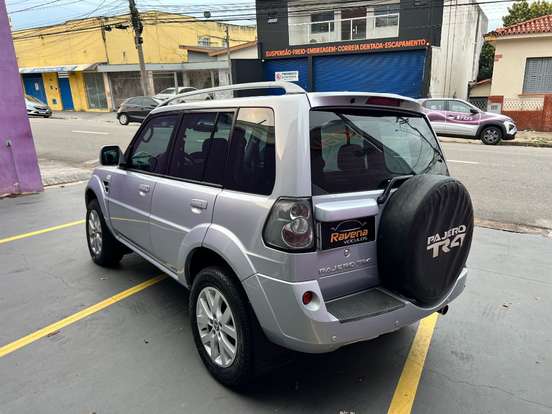 MITSUBISHI-PAJERO TR4-2.0 4X2 16V 140CV FLEX 4P AUTOMÁTICO MITSUBISHI-PAJERO TR4-2012