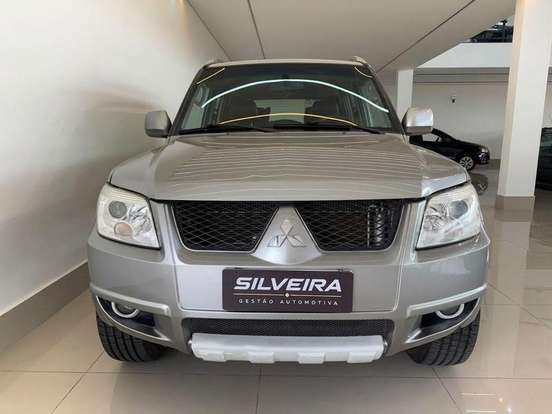 MITSUBISHI-PAJERO TR4-2.0 4X4 16V 140CV FLEX 4P AUTOMÁTICO MITSUBISHI-PAJERO TR4-2013