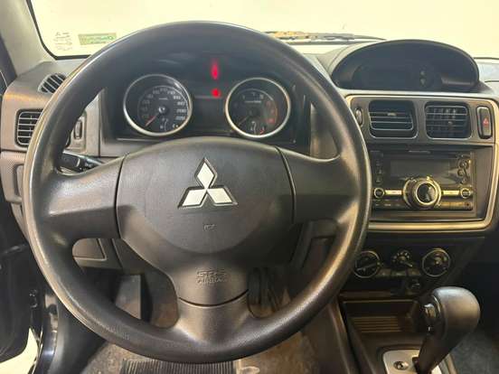 MITSUBISHI-PAJERO TR4-2.0 4X4 16V 140CV FLEX 4P AUTOMÁTICO MITSUBISHI-PAJERO TR4-2012