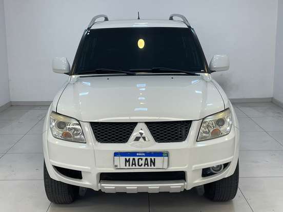 MITSUBISHI-PAJERO TR4-2.0 4X4 16V 140CV FLEX 4P AUTOMÁTICO MITSUBISHI-PAJERO TR4-2013