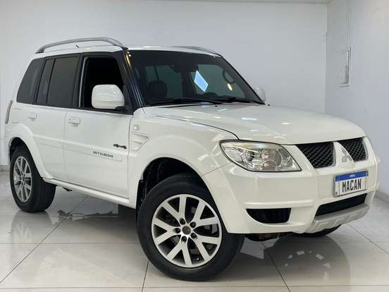 MITSUBISHI-PAJERO TR4-2.0 4X4 16V 140CV FLEX 4P AUTOMÁTICO MITSUBISHI-PAJERO TR4-2013