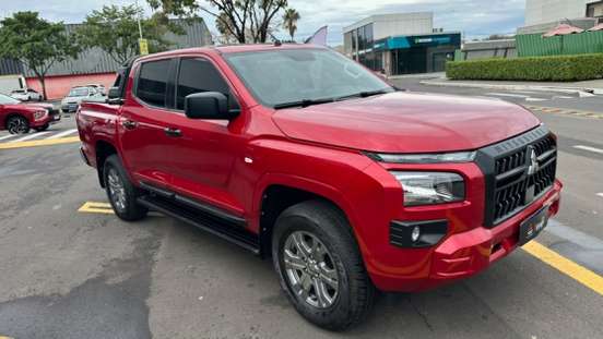 MITSUBISHI-TRITON-2.4 BITURBO DIESEL CD GLS 4X4 AUTOMÁTICO MITSUBISHI-TRITON-2025