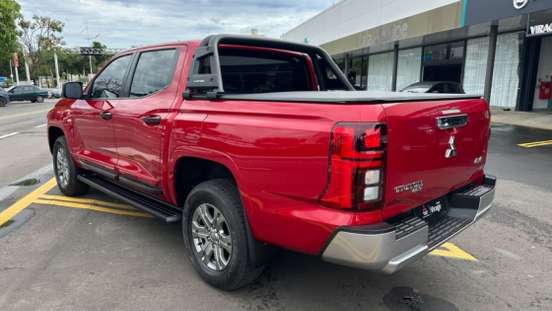MITSUBISHI-TRITON-2025