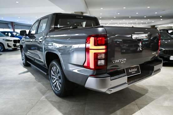 MITSUBISHI-TRITON-2025