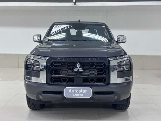 MITSUBISHI-TRITON-2025