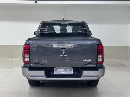 MITSUBISHI-TRITON-2025