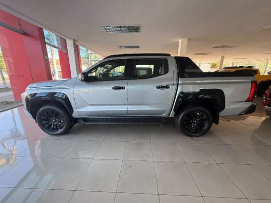 MITSUBISHI-TRITON-2025