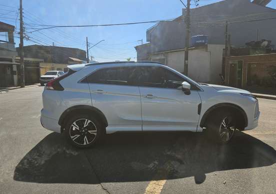MITSUBISHI-ECLIPSE CROSS-2024