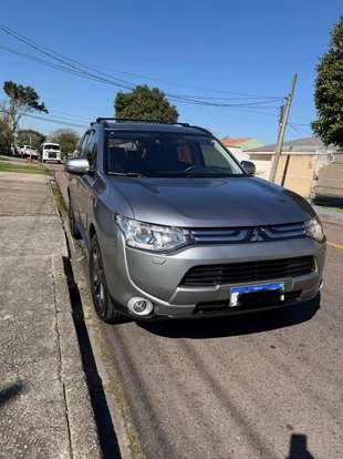 MITSUBISHI-OUTLANDER-3.0 GT 4X4 V6 24V GASOLINA 4P AUTOMÁTICO MITSUBISHI-OUTLANDER-2015