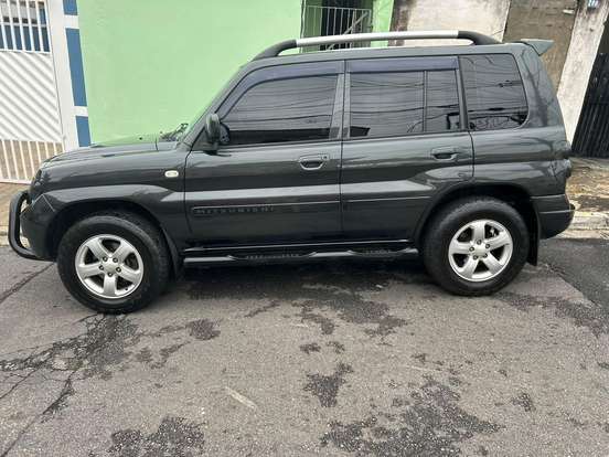 MITSUBISHI-PAJERO-2009