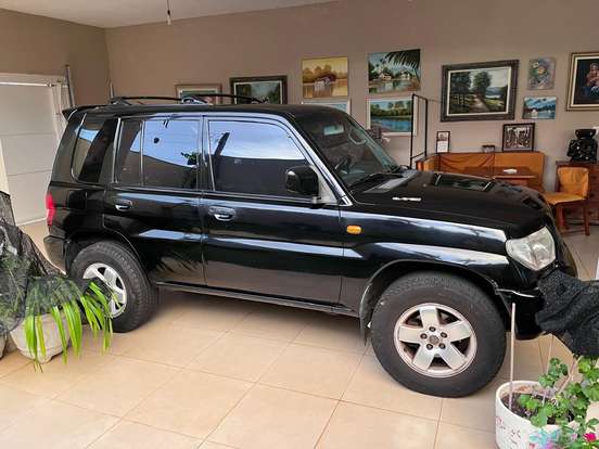 MITSUBISHI-PAJERO-2004