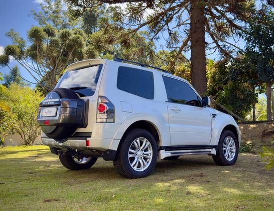 MITSUBISHI PAJERO FULL 3.2 HPE 4X4 16V TURBO INTERCOOLER DIESEL 2P AUTOMÁTICO