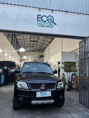 MITSUBISHI-PAJERO TR4-2.0 4X4 16V 140CV FLEX 4P AUTOMÁTICO MITSUBISHI-PAJERO TR4-2011
