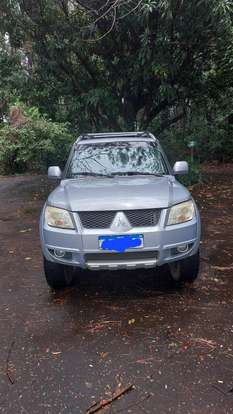 MITSUBISHI-PAJERO TR4-2011