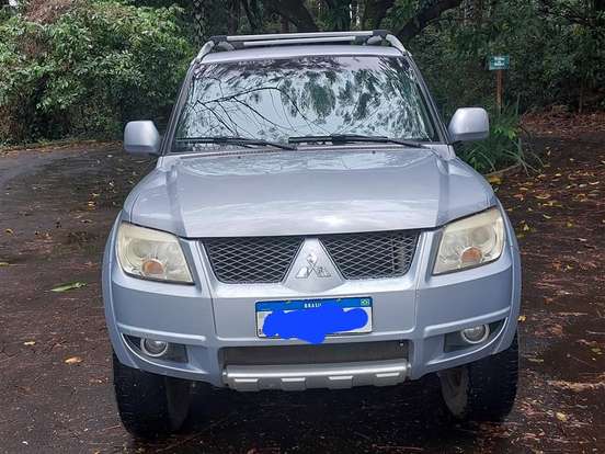 MITSUBISHI-PAJERO TR4-2.0 4X4 16V 140CV FLEX 4P AUTOMÁTICO MITSUBISHI-PAJERO TR4-2011