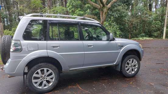MITSUBISHI-PAJERO TR4-2011