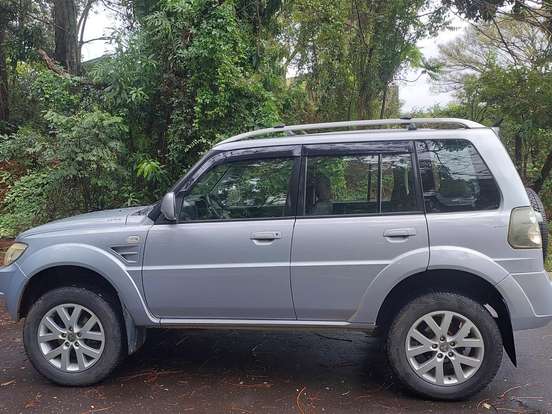 MITSUBISHI-PAJERO TR4-2.0 4X4 16V 140CV FLEX 4P AUTOMÁTICO MITSUBISHI-PAJERO TR4-2011