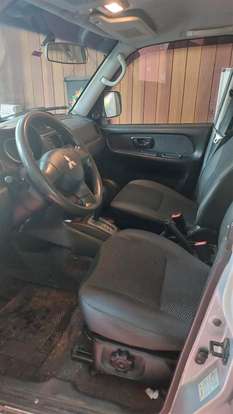 MITSUBISHI-PAJERO TR4-2011