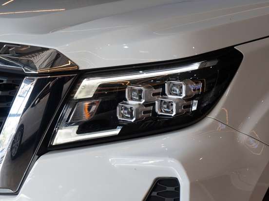 NISSAN-FRONTIER-2024