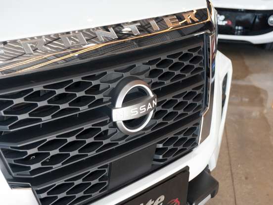 NISSAN-FRONTIER-2024