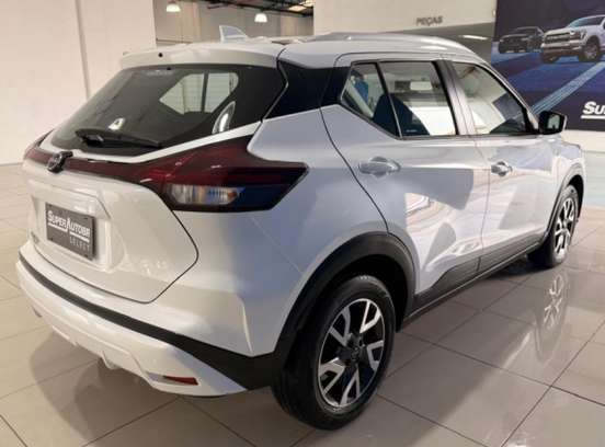 NISSAN-KICKS-2023