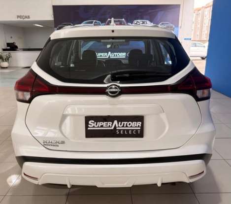 NISSAN-KICKS-2023