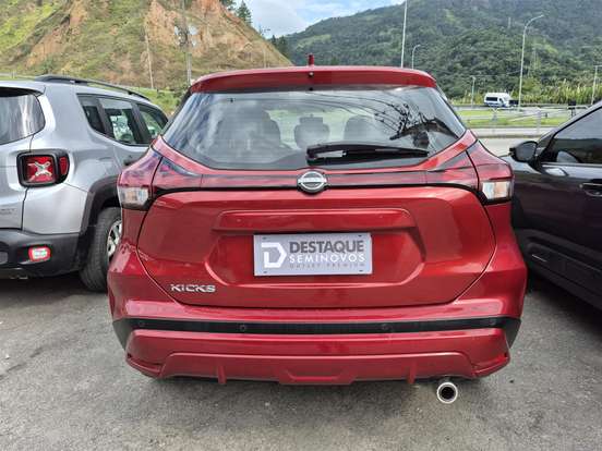 NISSAN-KICKS-2023