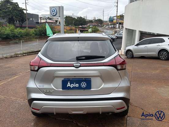 NISSAN-KICKS PLAY-2025