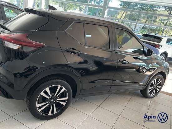 NISSAN-KICKS PLAY-2025
