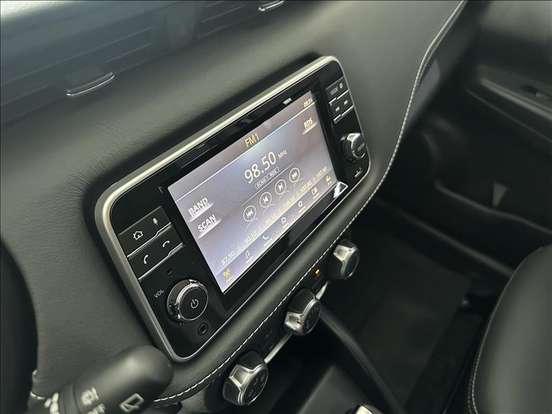 NISSAN-KICKS PLAY-2025