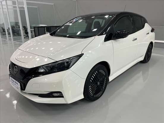 NISSAN-LEAF-2023