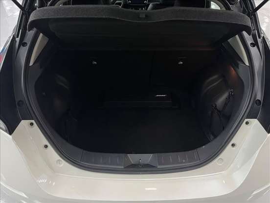NISSAN-LEAF-2023