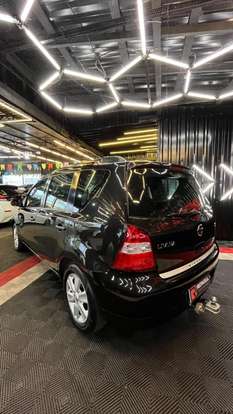 NISSAN-LIVINA-2011