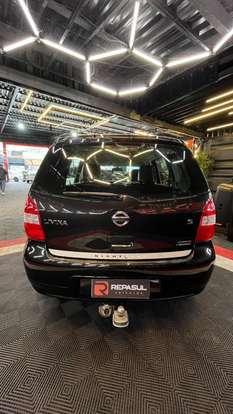 NISSAN-LIVINA-2011