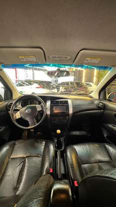 NISSAN-LIVINA-2011