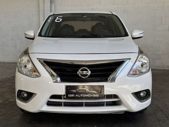 NISSAN-VERSA-2016