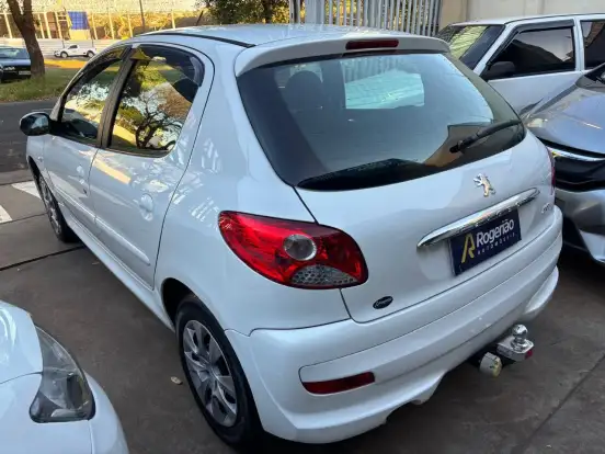 PEUGEOT-207-2012