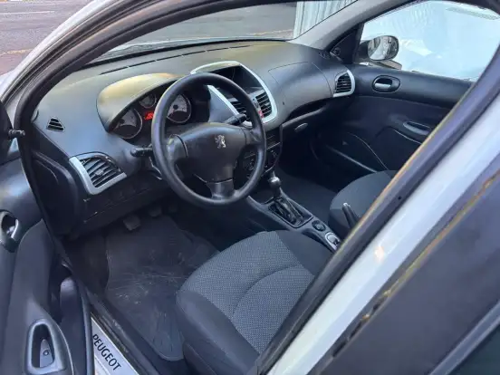 PEUGEOT-207-2012