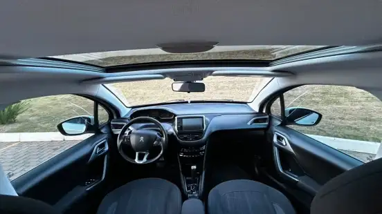 PEUGEOT-208-2016