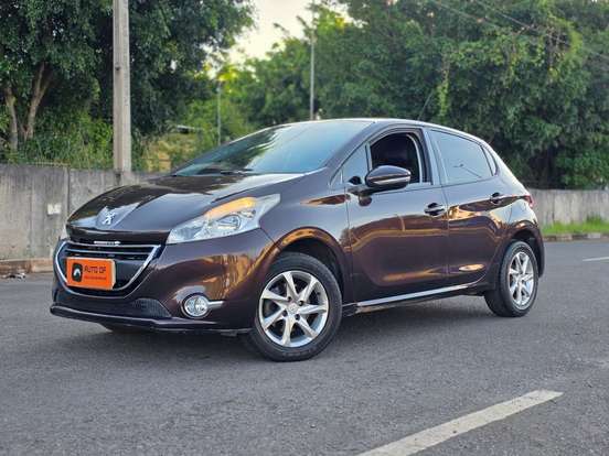 PEUGEOT-208-2015