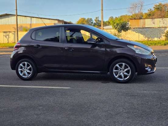 PEUGEOT-208-1.6 ACTIVE PACK 16V FLEX 4P AUTOMÁTICO PEUGEOT-208-2015