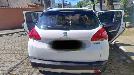 PEUGEOT-2008-2017